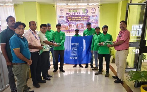 The DVC-supported mountaineering team from the Andal-Asansol region
